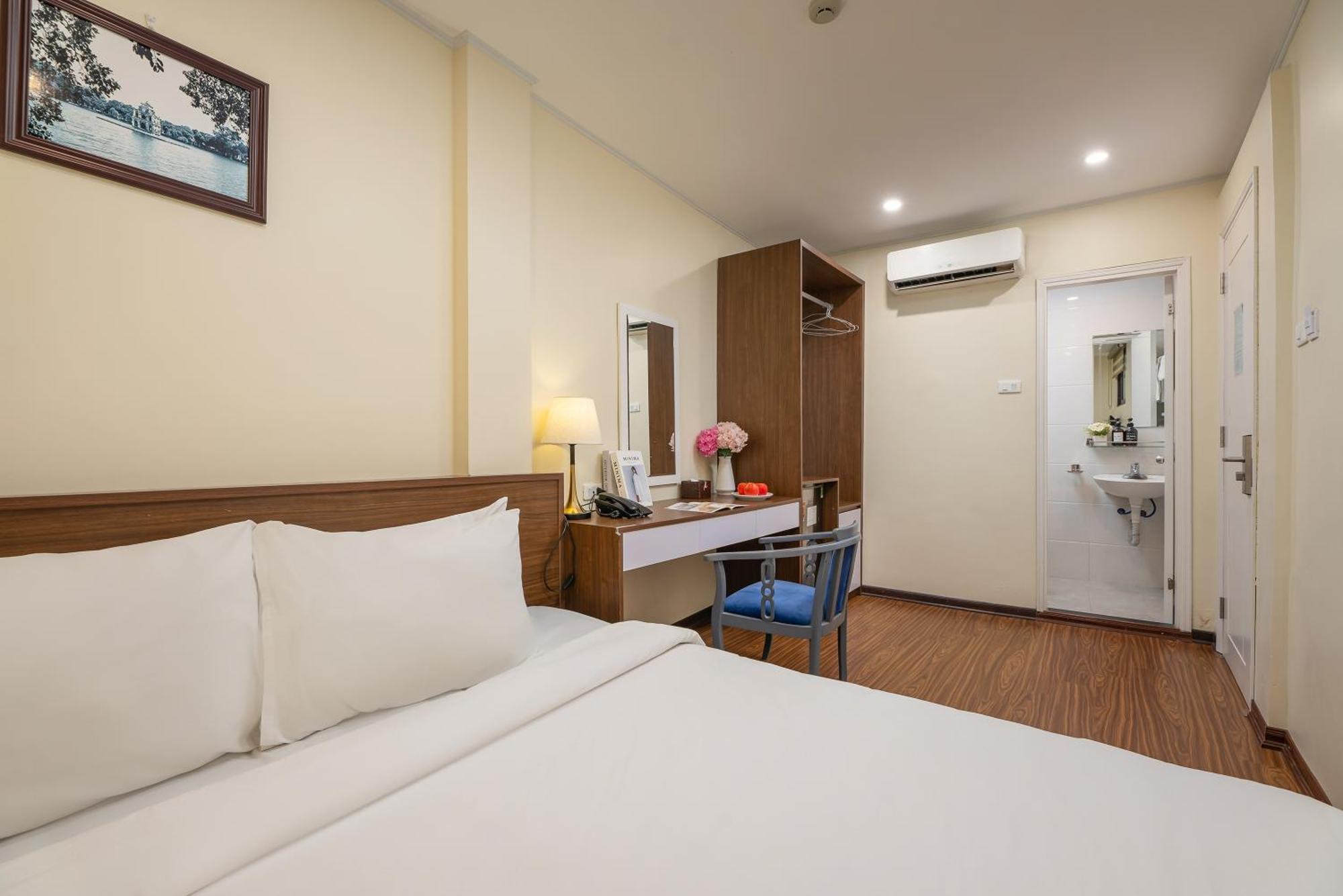 Queen Cafe Hotel & Pub ฮานอย ภายนอก รูปภาพ