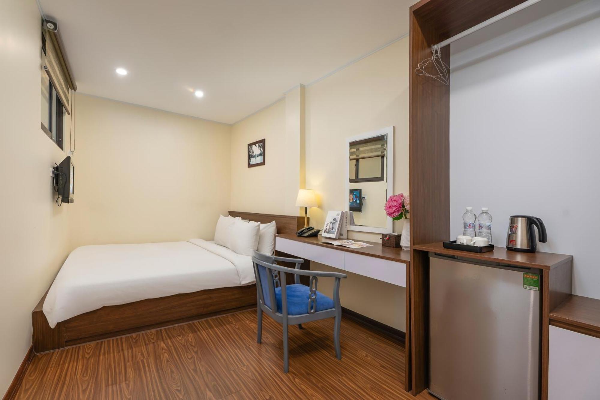Queen Cafe Hotel & Pub ฮานอย ภายนอก รูปภาพ